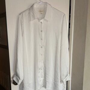 Veiled XL Women's Classic White Button Down Shirt